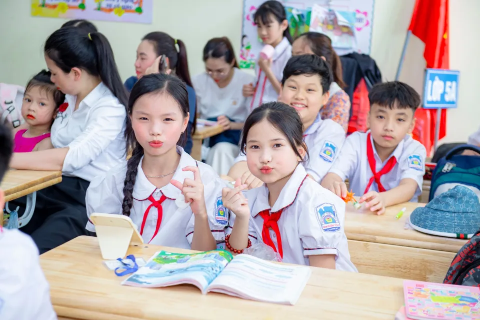 Sinh viên học tiếng Anh tại Nhóm Trẻ Thiên Thần Nhỏ
